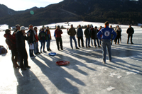 Elk jaar gaan we met een groep schaatsen op de Weissensee